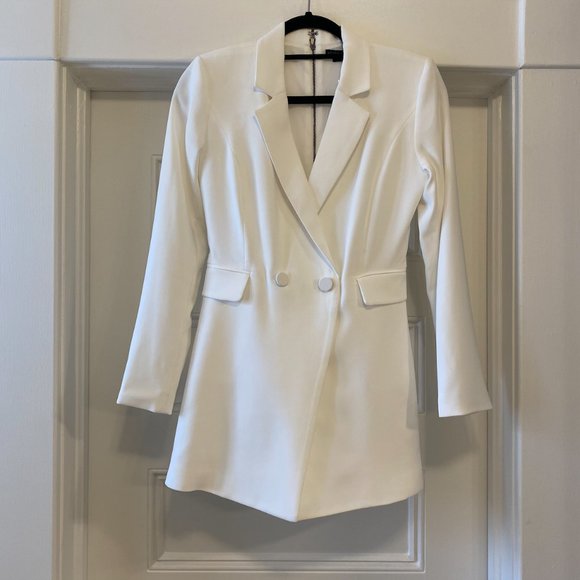 NWT Alice + Olivia Kyrie White Tuxedo Skort Romper - Size 2 - Picture 8 of 13